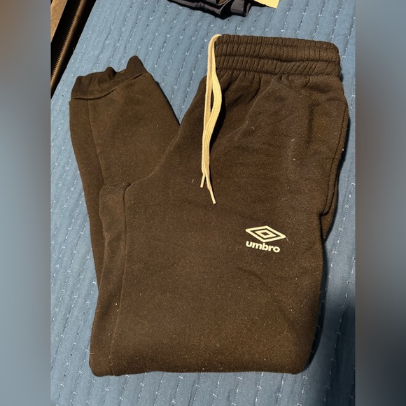 Umbro Black Sweatpants  Drawstring - Picture 1 of 4